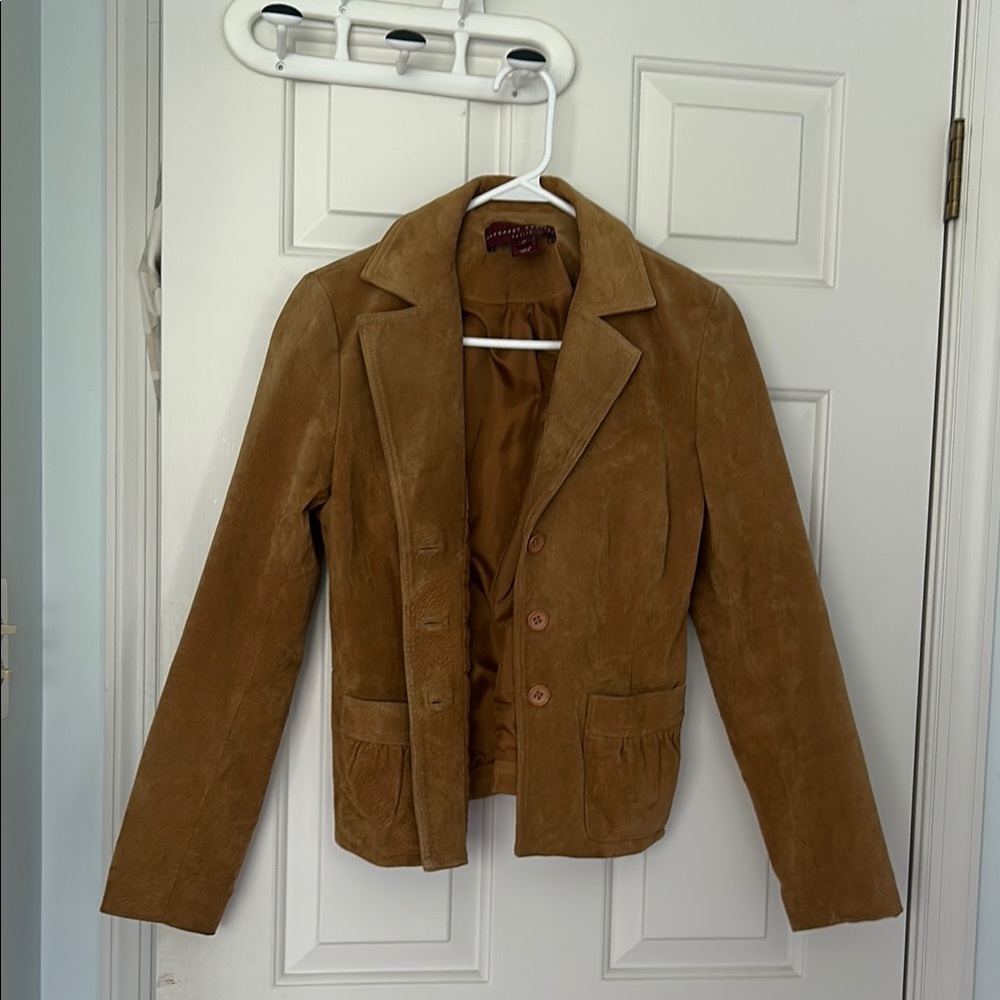 Tan Blazer with Notched Lapels and Structured Shoulders